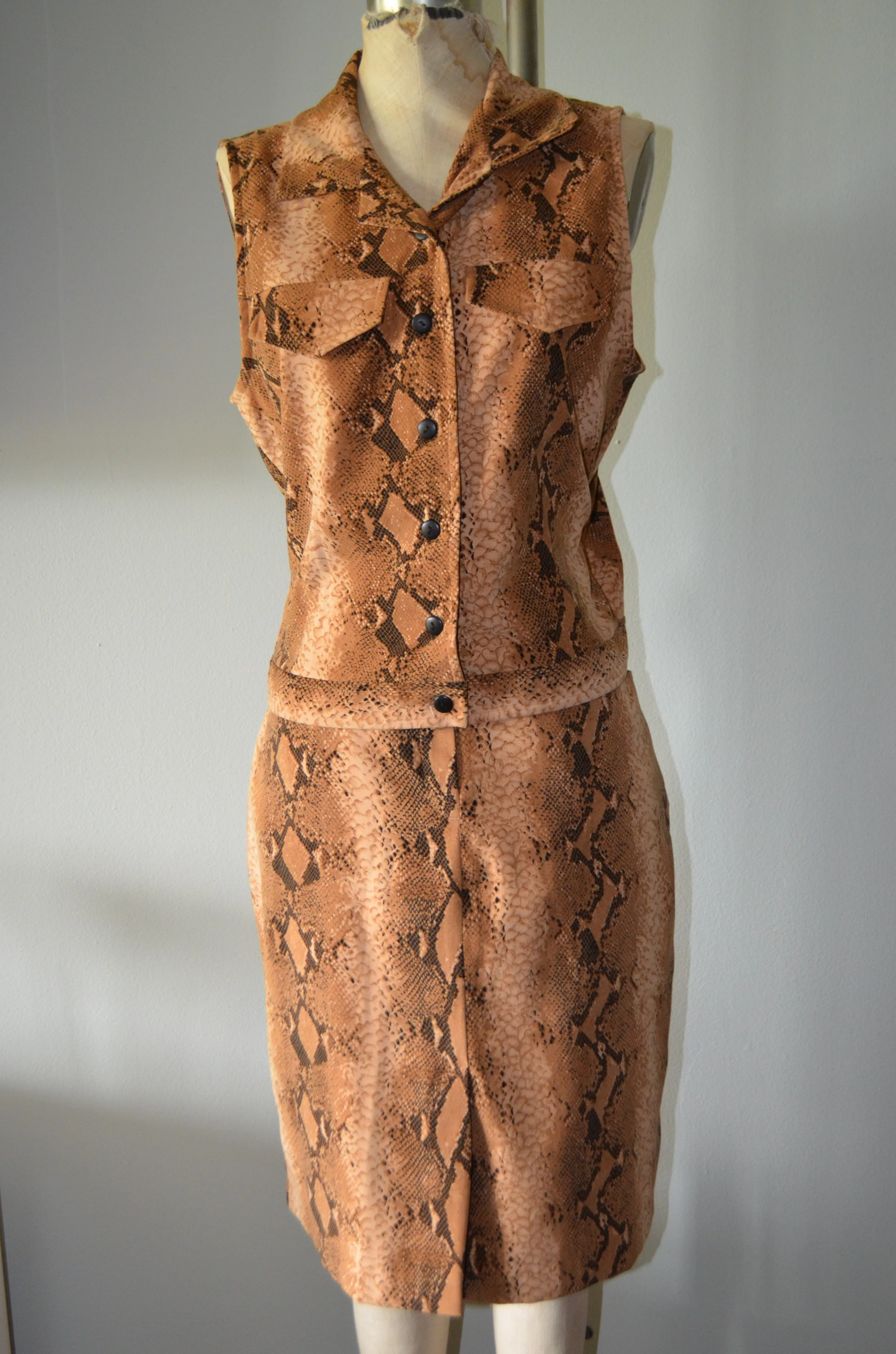 80s Kristen and Hayley snake pattern Skirt Vest suit