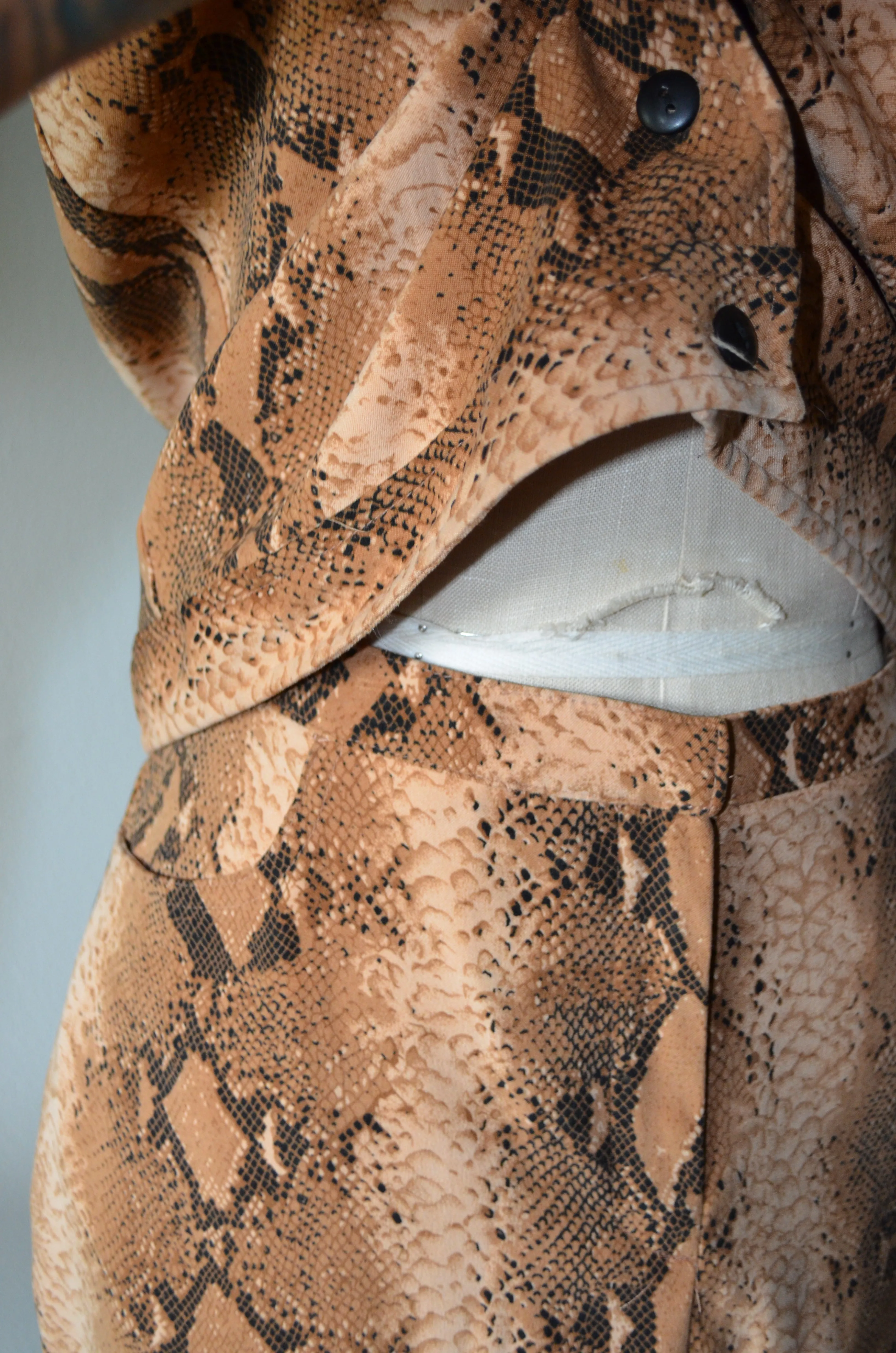 80s Kristen and Hayley snake pattern Skirt Vest suit