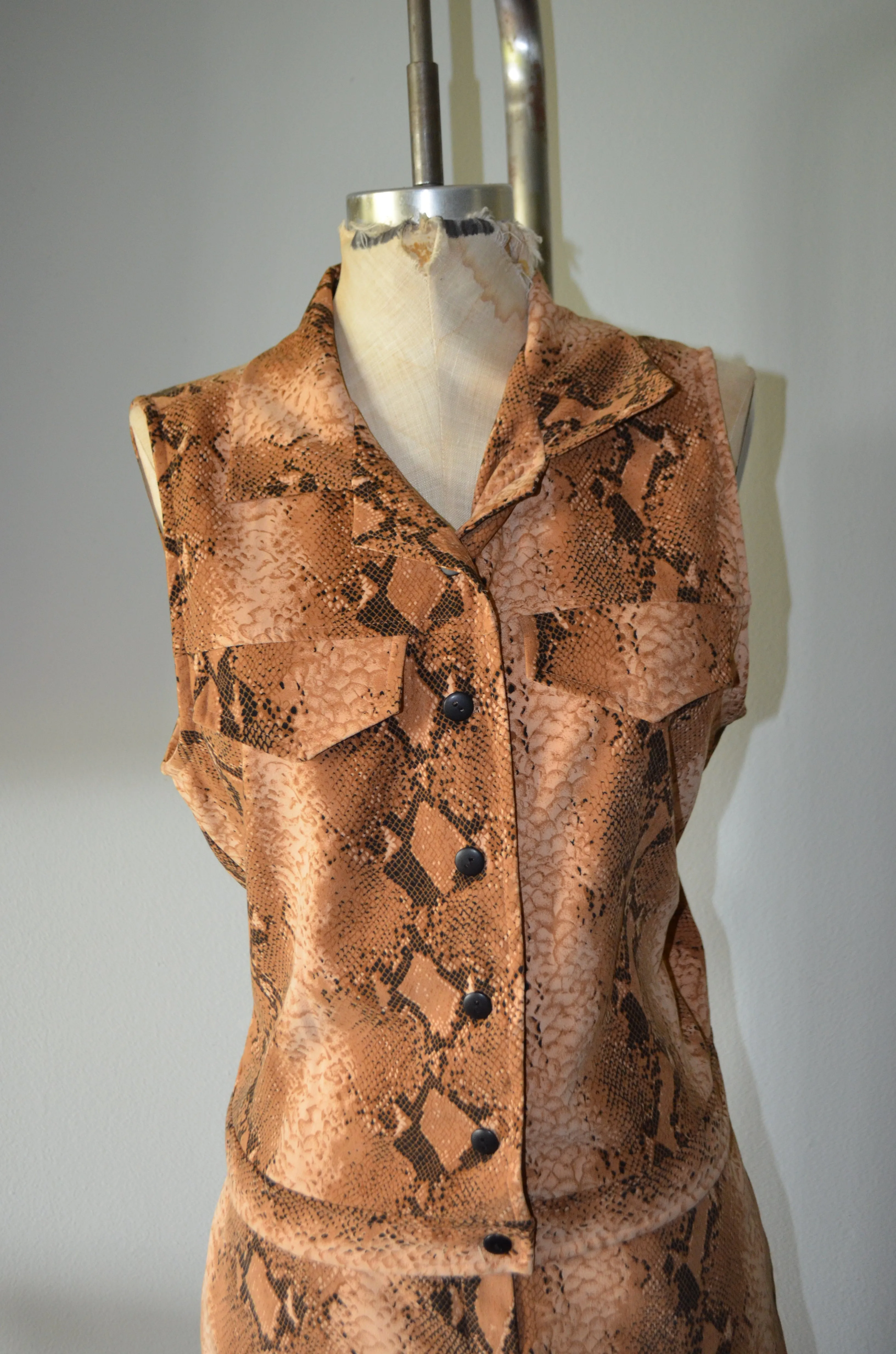 80s Kristen and Hayley snake pattern Skirt Vest suit