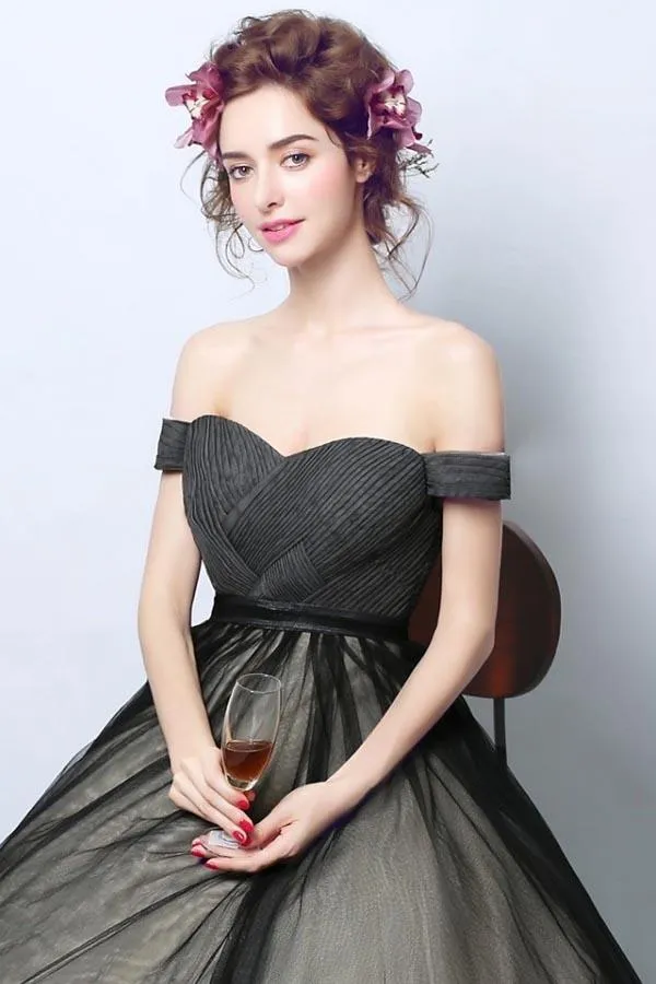 Delicate Black Tulle Off Shoulders Princess Ball Gown Wedding Dress
