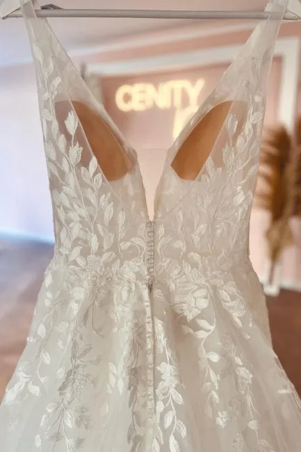 Elegant sweetheart V-neck sleeveless a-line lace Wedding dresses